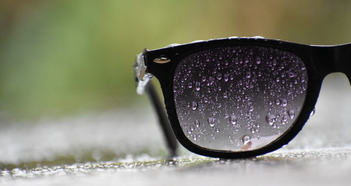 Okulary przeciwsłoneczne w Warszawie – co to znaczy, że mają filtr?